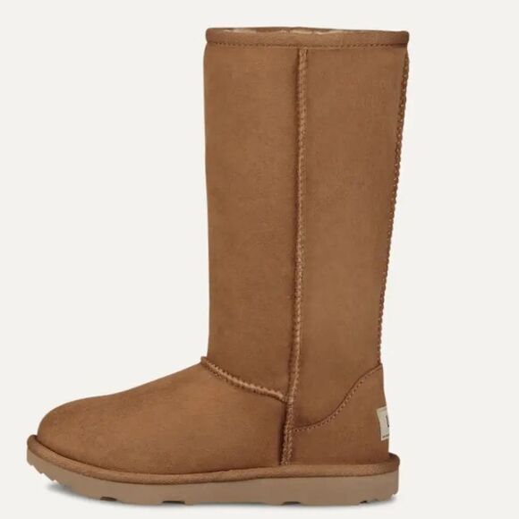 UGG Kids' Classic Tall II Water Resistant Boots Size 13 little girl NWT $189 - Picture 10 of 11